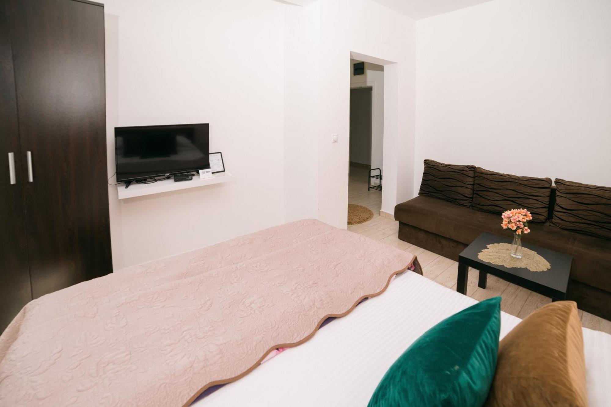 Apartments Lungo Mare Улцинь Екстер'єр фото