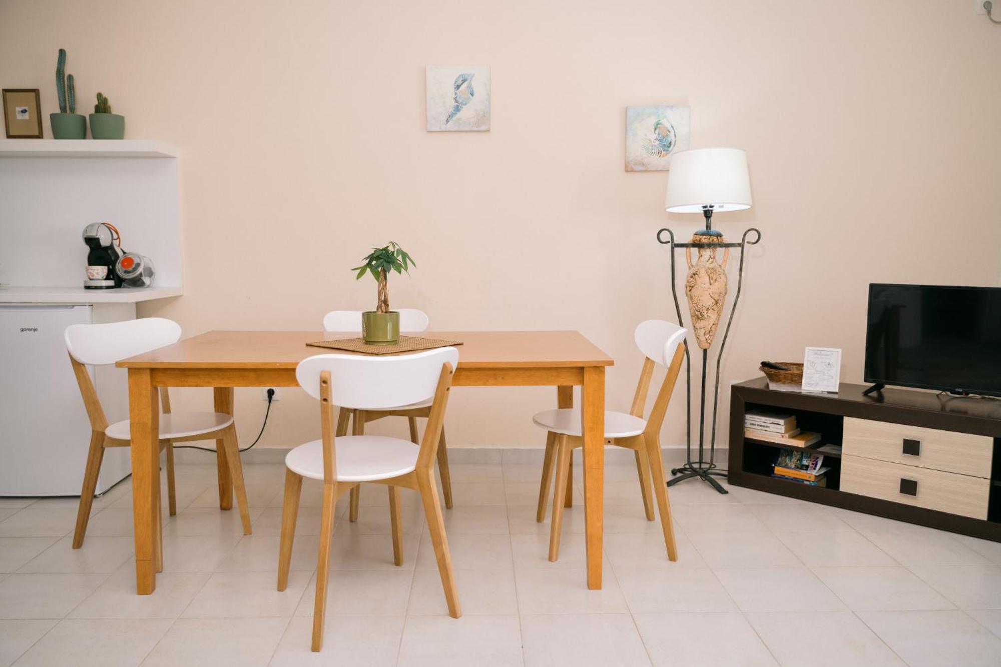 Apartments Lungo Mare Улцинь Екстер'єр фото